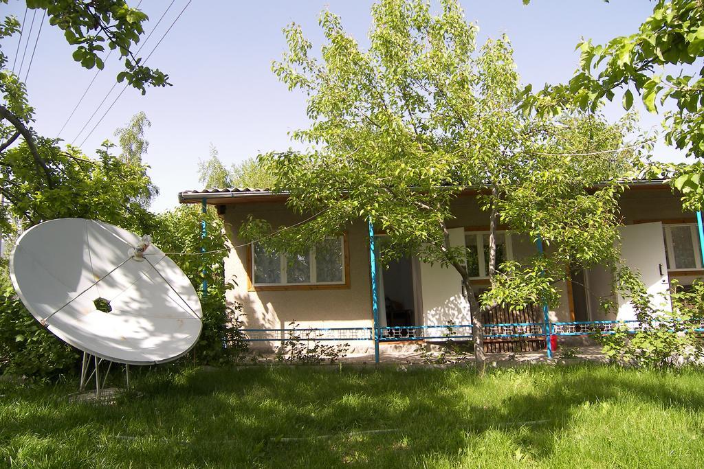 Hotel " У Татьяны" Tscholponata Exterior foto